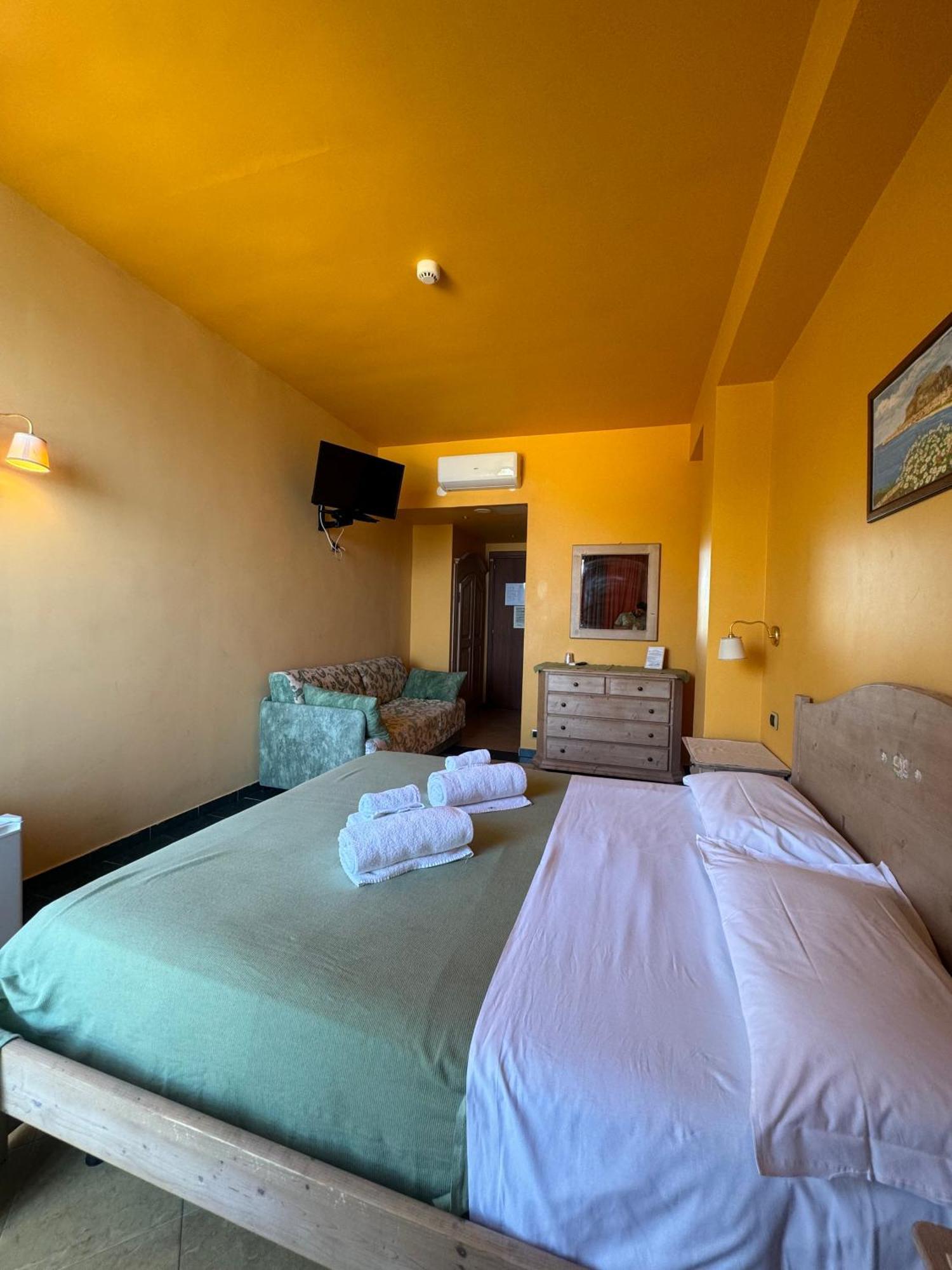 Hotel La Playa Blanca Санто-Стефано-ди-Камастра Экстерьер фото